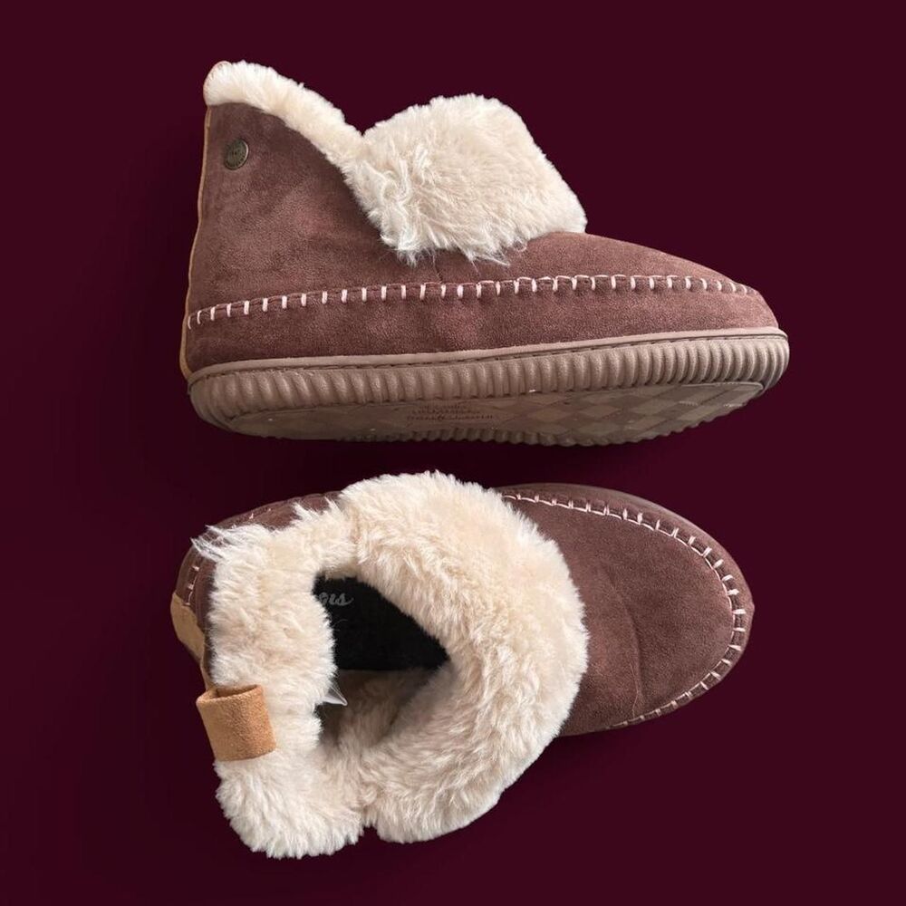 Dearfoams Women's Brown and Tan Slippers